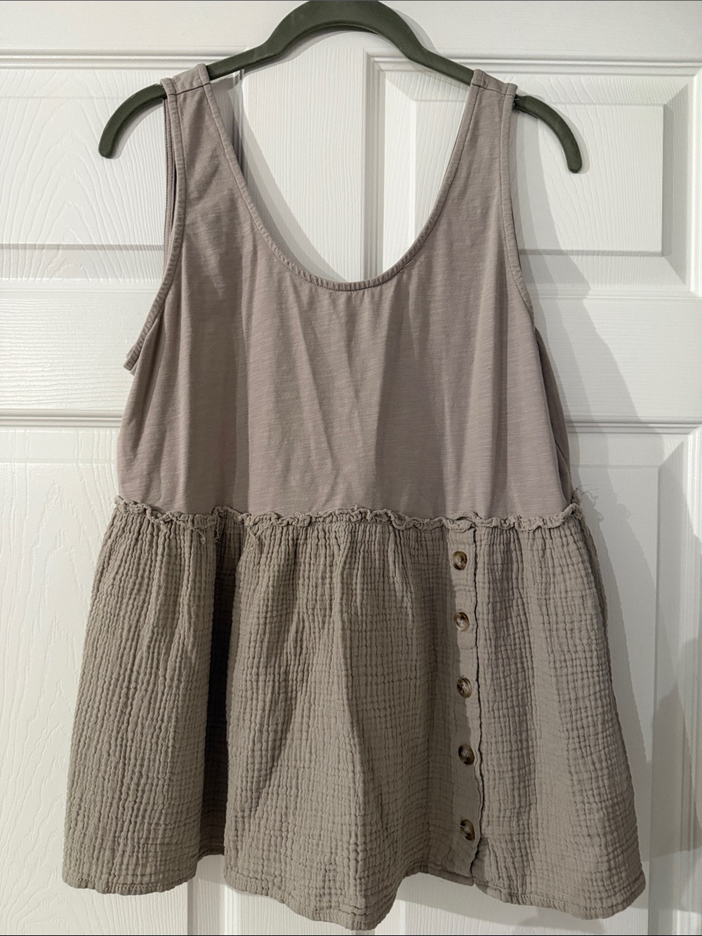 Doe & Rae Taupe Sleeveless Layered Button Peplum Top
